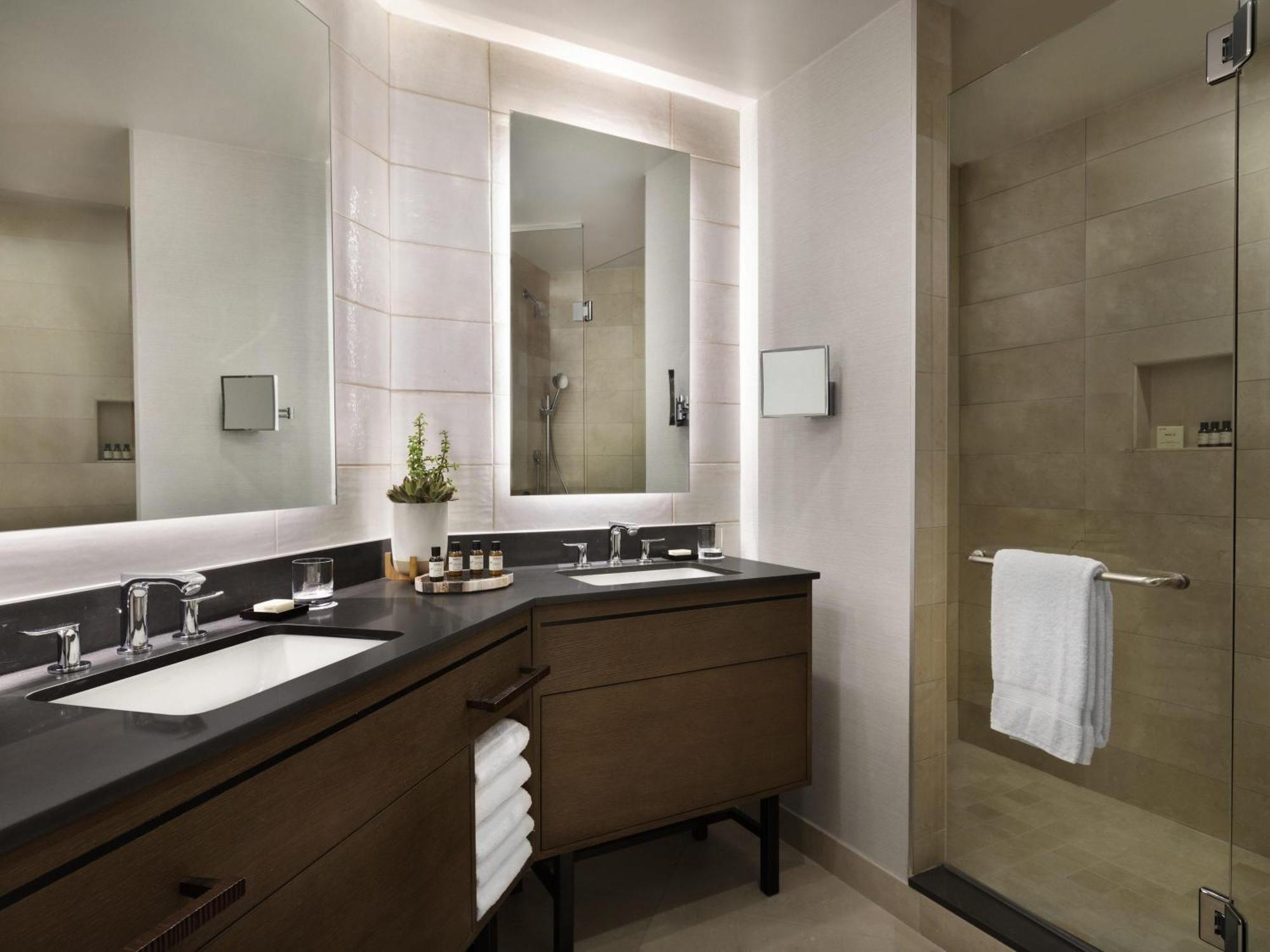 Fairmont Queen Room with Two Queen Beds and Balcony - Golf and Pool View